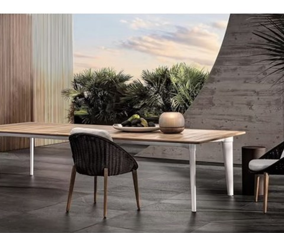 Choosing Outdoor Furniture Materials for Humid Climates